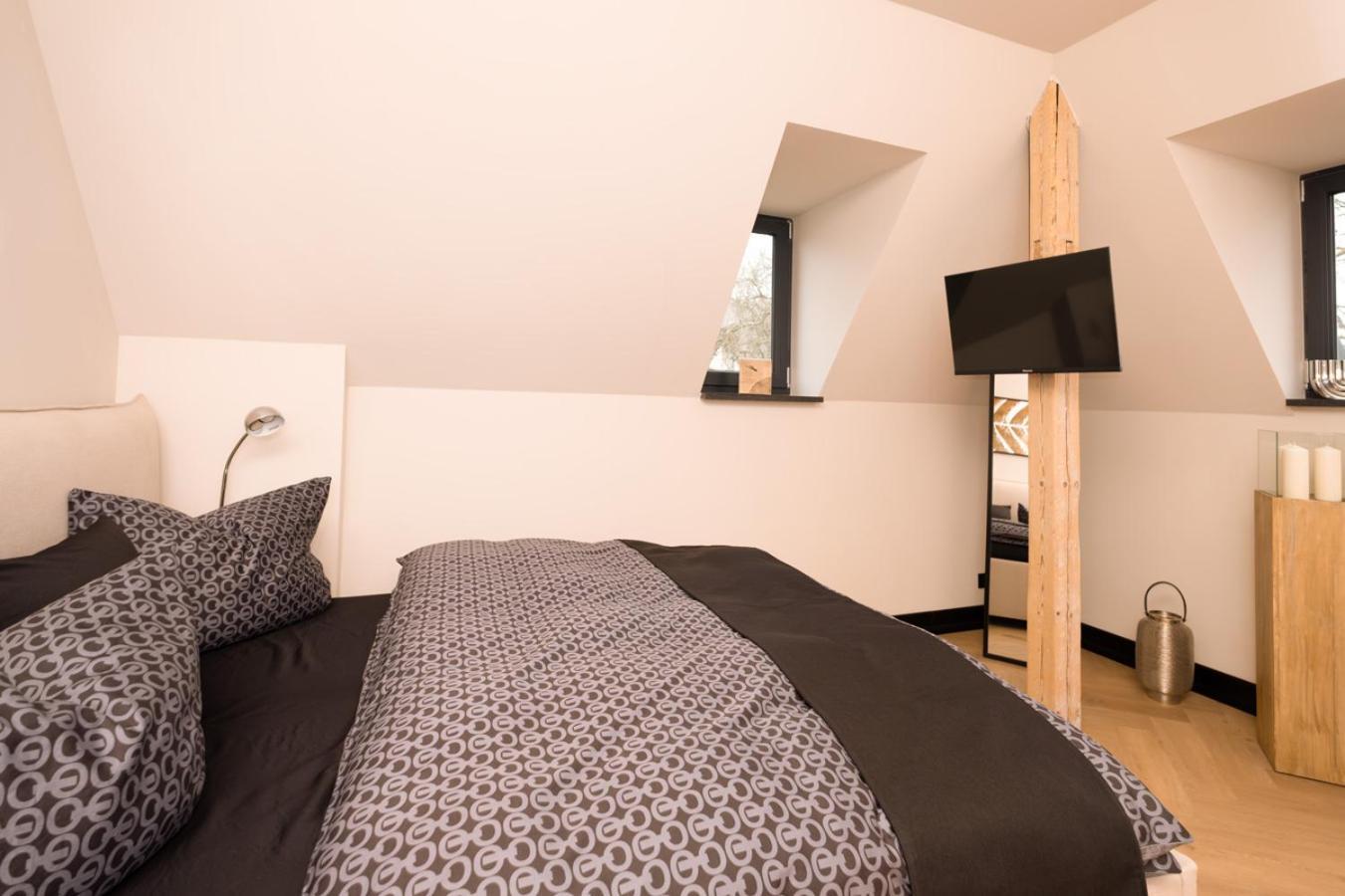 * Stadtvilla Plauen * * Aussergewoehnlich * 2 Zimmerwohnung * Zentrumsnah Dış mekan fotoğraf