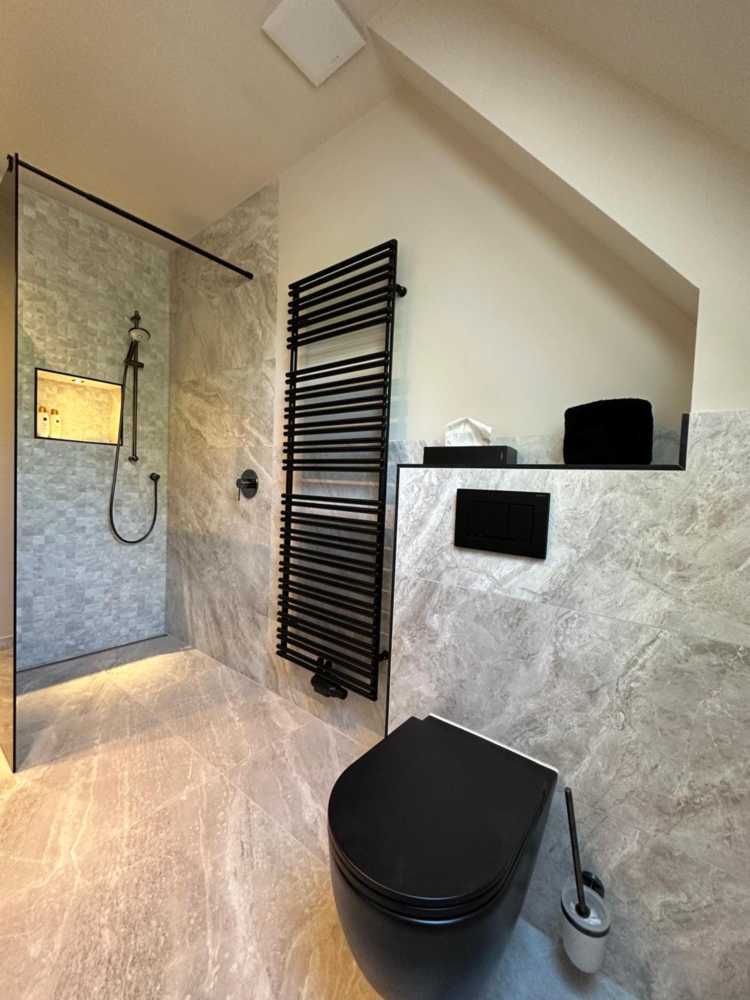 * Stadtvilla Plauen * * Aussergewoehnlich * 2 Zimmerwohnung * Zentrumsnah Dış mekan fotoğraf