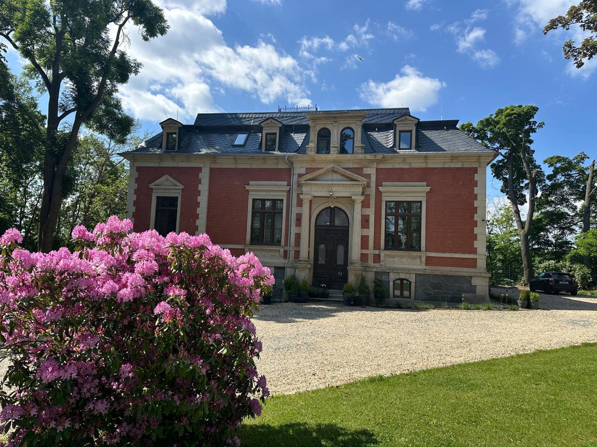 * Stadtvilla Plauen * * Aussergewoehnlich * 2 Zimmerwohnung * Zentrumsnah Dış mekan fotoğraf